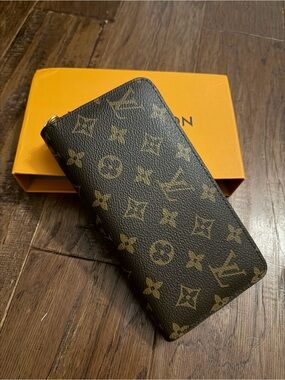 NWT!  Monogram Zipped Wallet - Brown/Gold